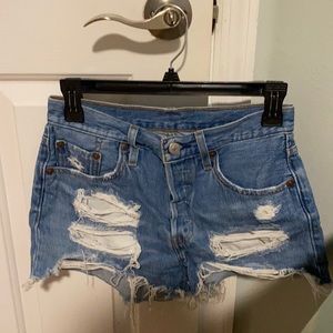 Levi’s 501 high waisted denim shorts size 25